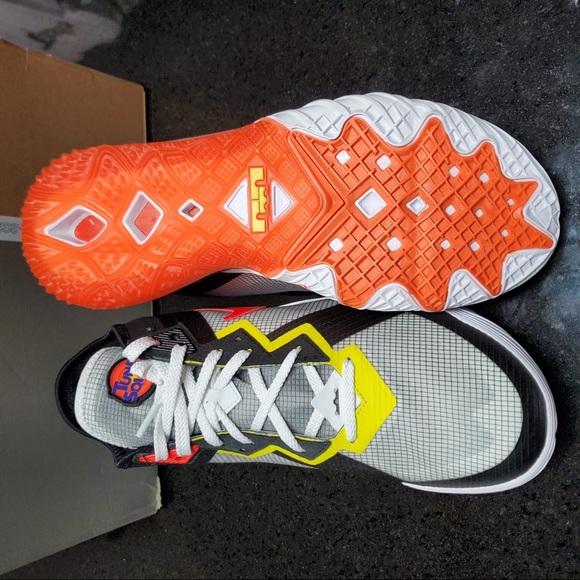 looney tunes lebron james shoes